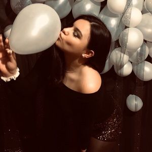 Meet your Posher, Viviana